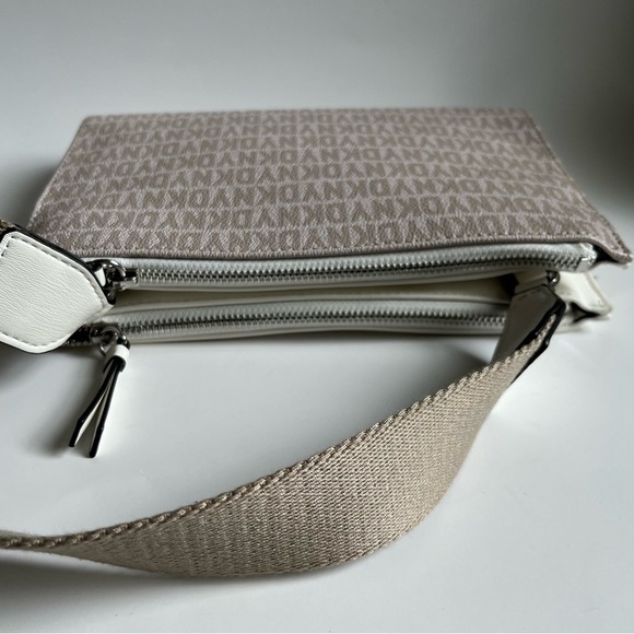 DKNY- NWT Neutral Crossbody Bag with All Over Peint and Thick Strap - Picture 4 of 9